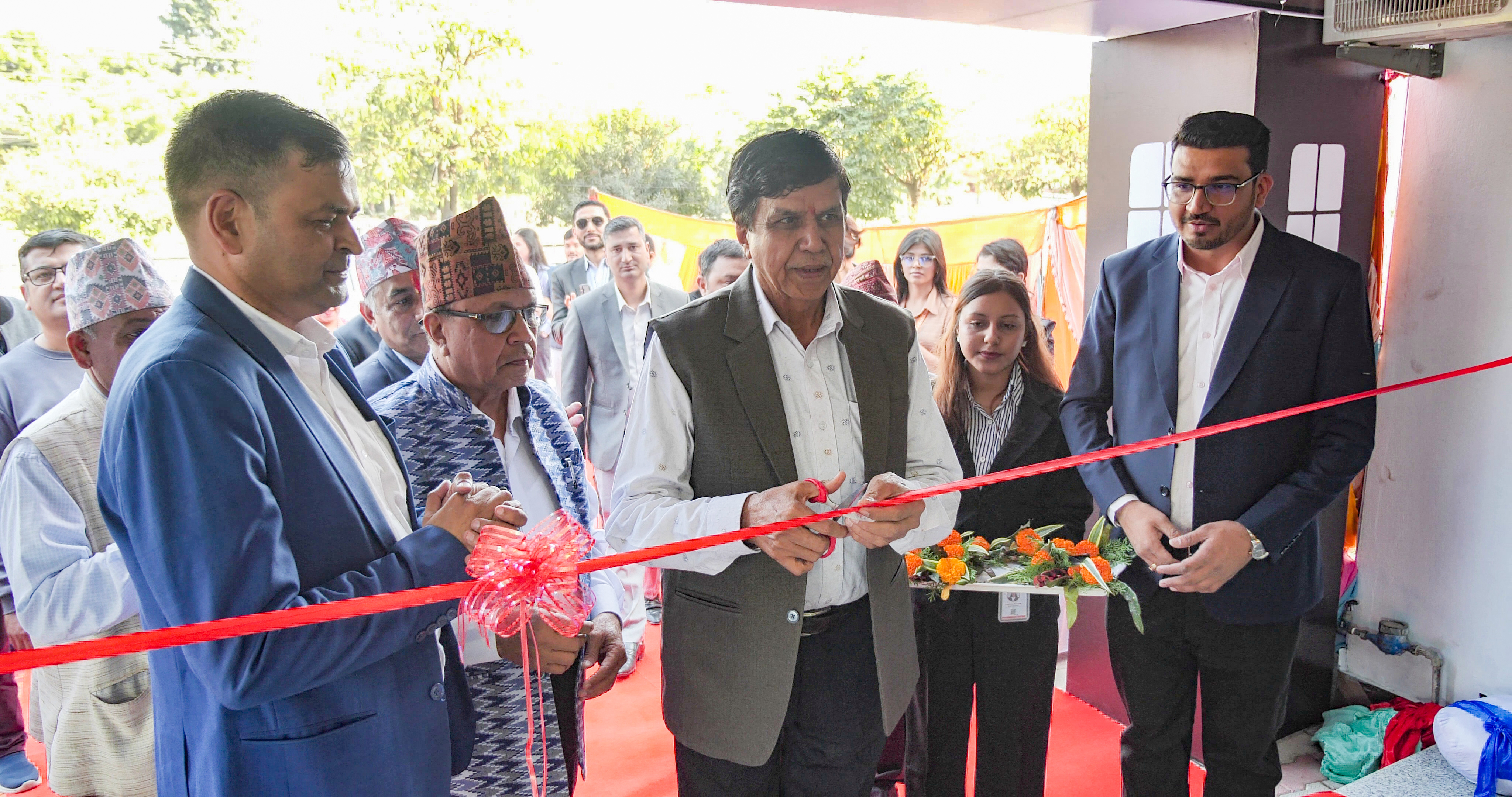 एलआरआर मोटर्सले गर्यो बुटवलको सोमार्जुन मोटर्सलाई अधिकृत डिलर नियुक्त; नयाँ शो–रूमको औपचारिक उद्घाटन
