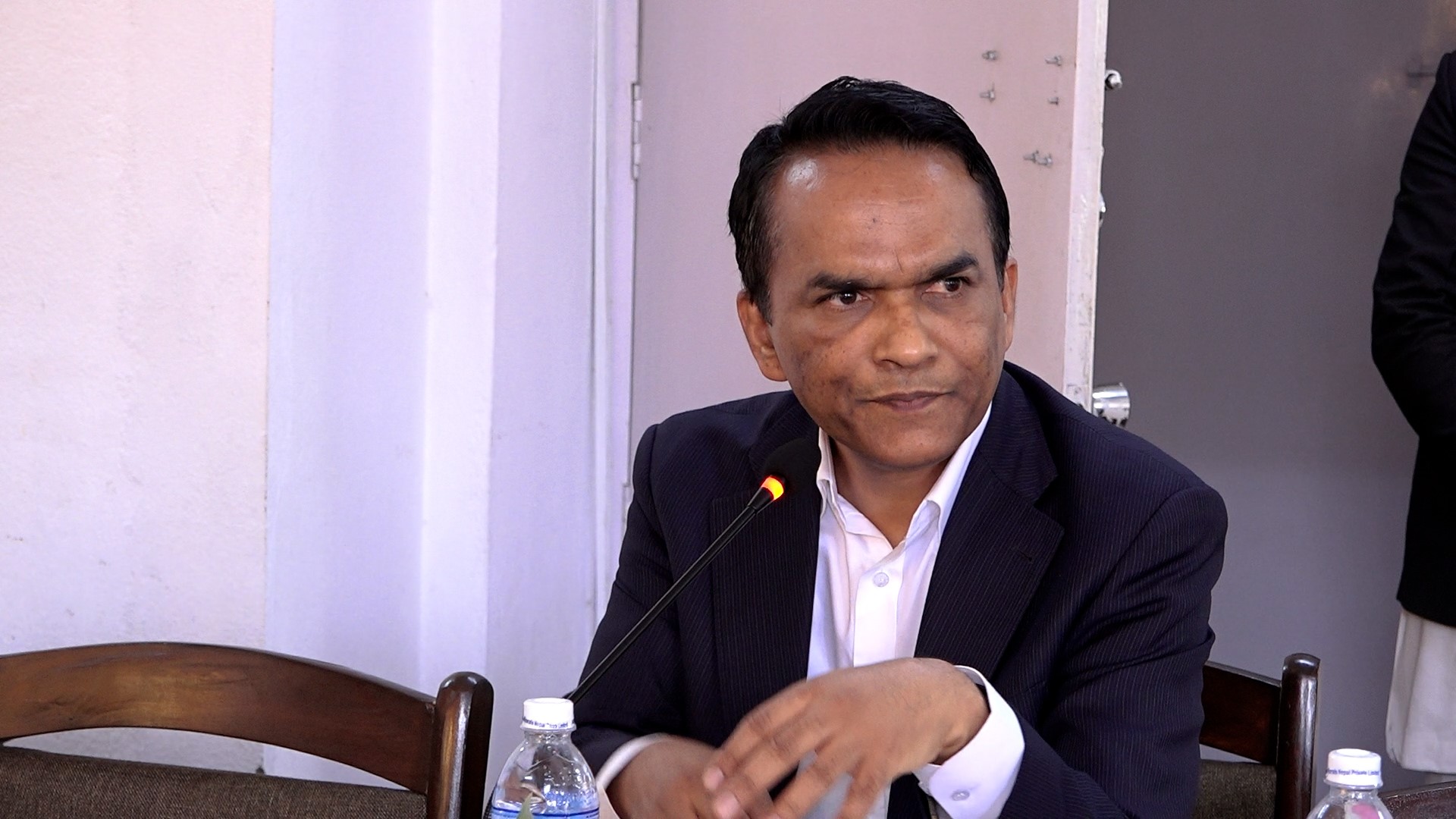 'एउटाले मात्र ऋण पाउनु भन्दा धेरैले पाउँदा अर्थतन्त्र चलायमान हुन्छ'