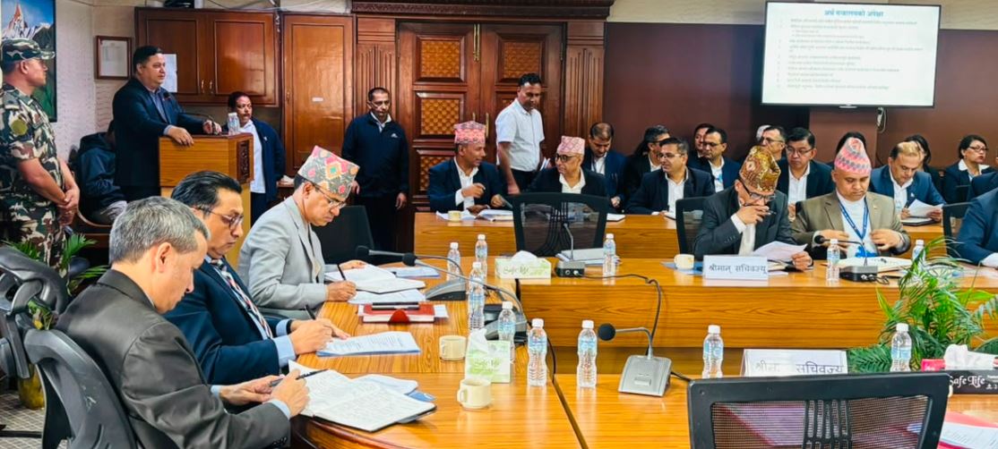 अर्थमन्त्री वाग्लेले बजेट कार्यान्वयनका लागि गरे छलफल सुरु