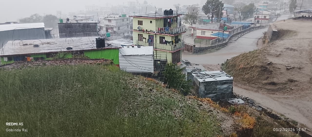 बाजुरामा भारी बर्षा र असिनापानी