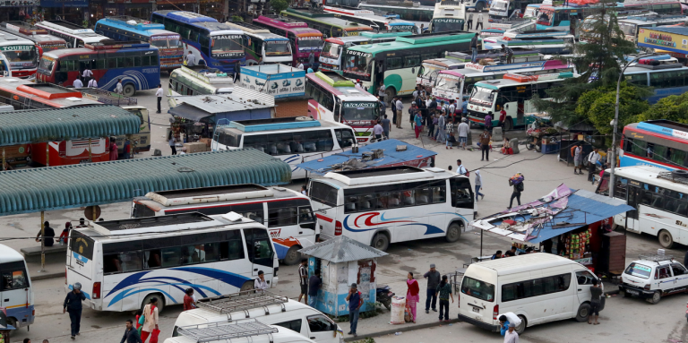 चुनावमा घर फर्किनेको लर्को, दुई दिनमा बाहिरिए ८० हजार