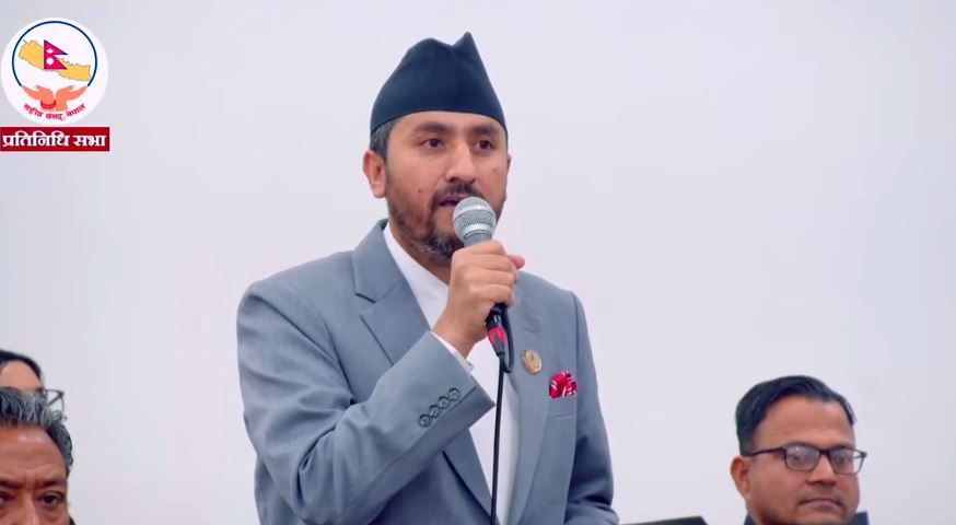 सांसद खरेलले भने : ‘संसदभित्र पुराना पातहरु हट्दै गएका छन्, नयाँ पालुवाहरु पलाउँदै आएका छन्’