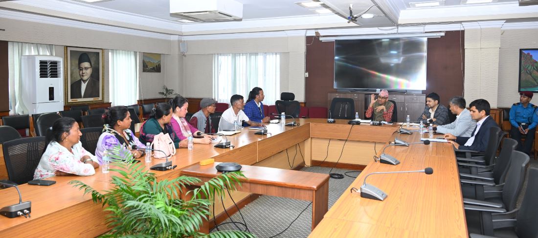 सरकार र लघुवित्त पीडितबीचको दोस्रो दिनको वार्ता अर्थ मन्त्रालयमा सुरु