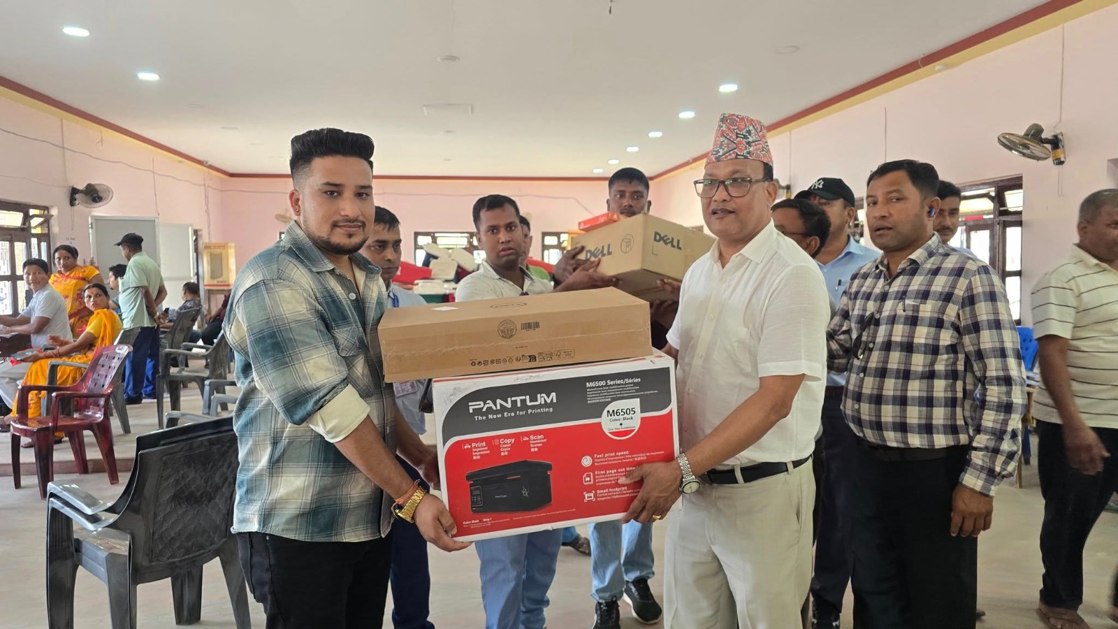 ‘जेनजी आन्दोलन’ बाट क्षतिग्रस्त खाद्य संस्थान लहानलाई नगरपालिकाको सहयोग, फर्निचर र कम्प्युटर हस्तान्तरण