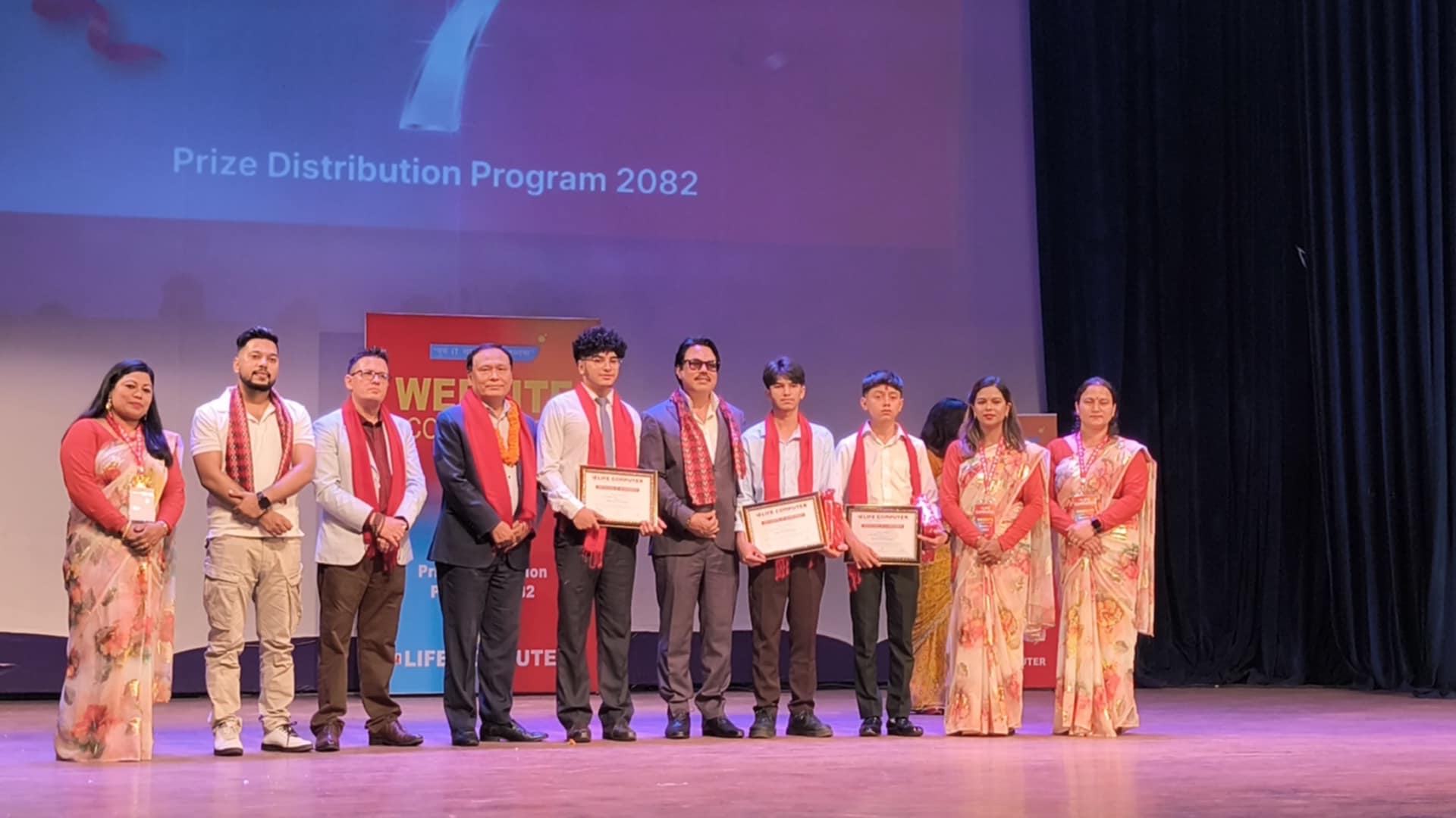 ‘लाइफ कम्प्युटर वेबसाइट कम्पिटिसन सिजन ७’ मा आइडियल मोडल स्कुलका प्रसुन भट्ट विजेता