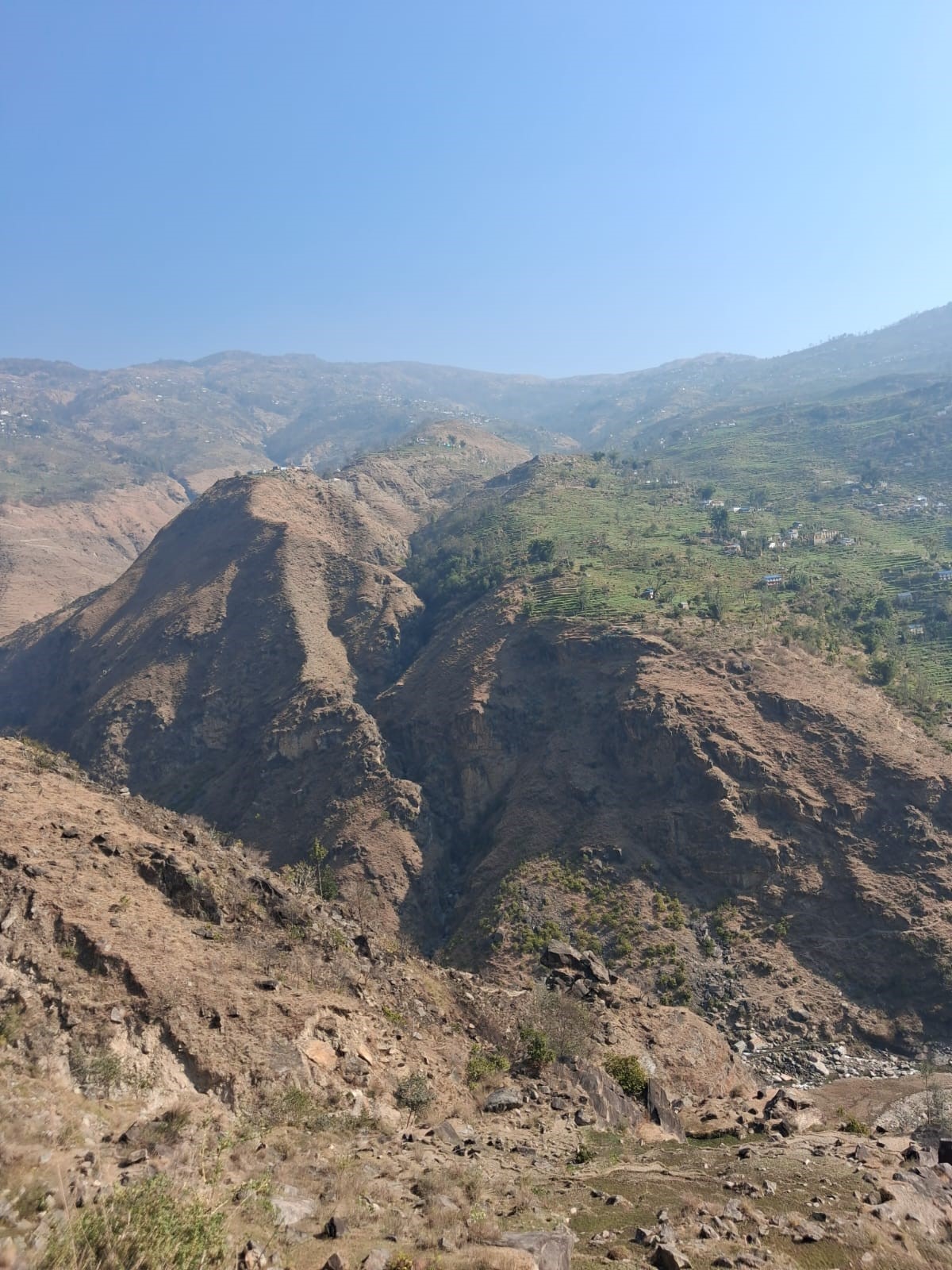 युवाविहीन बस्तीमा चुनावी रौनक,  मतदातामा निराशा र वितृष्णा