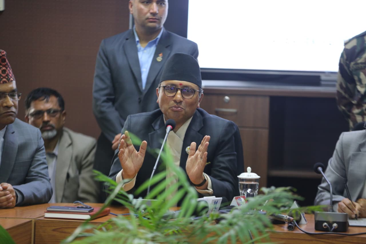 तोडे अर्थमन्त्री स्वर्णिमले बजेट बनाउने बेला मन्त्रीहरुसँग एक्लाएक्लै भट्ने चलन, वाग्लेले भने: हाम्रो सामूहिक परीक्षण हो