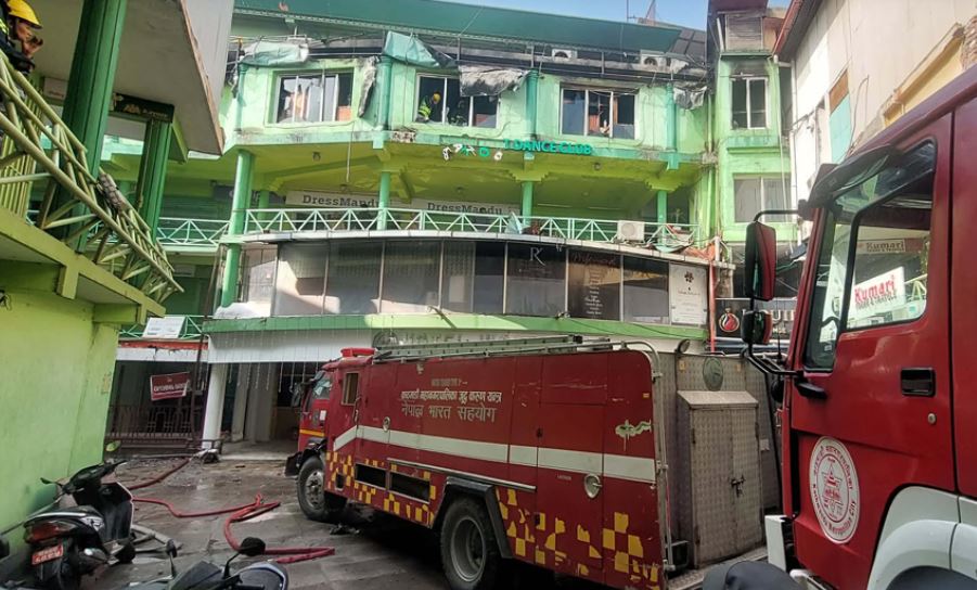 दरबारमार्गको उडल्यान्ड होटलमा लागेको आगो नियन्त्रणमा