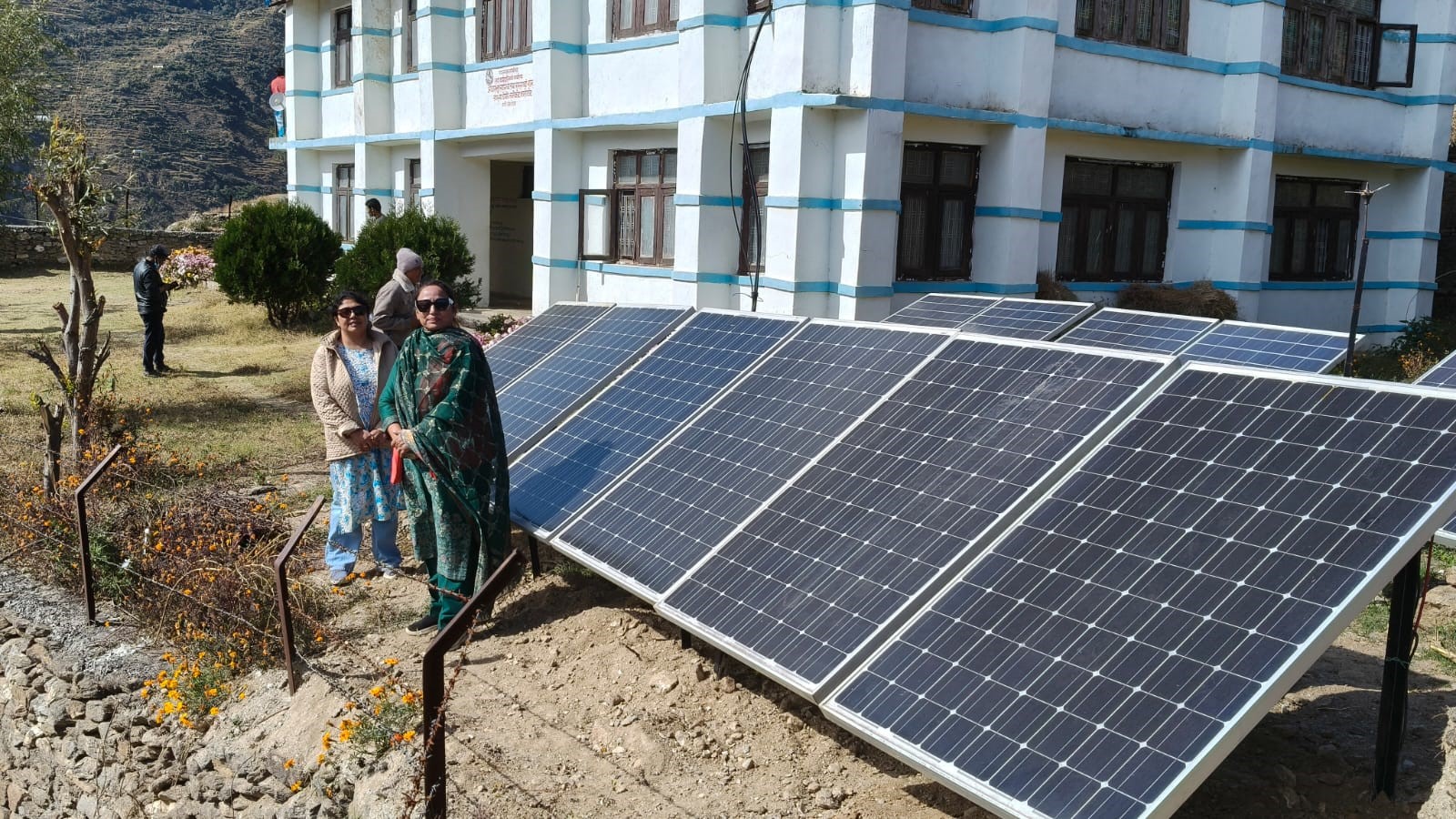 वर्ल्डलिंकद्धारा कालिकोट स्वास्थ्य चौकीमा सौर्यप्रणाली हस्तान्तारण, विद्यार्थीलाई अनलाईन अंग्रेजी कक्षा संचालन