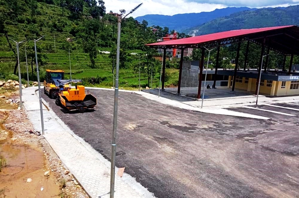 करोडौँ लागतमा बनेका दुई बसपार्क निर्माण भएको वर्षौँ बितिसक्दा पनि सञ्चालनमा आउन सकेनन्