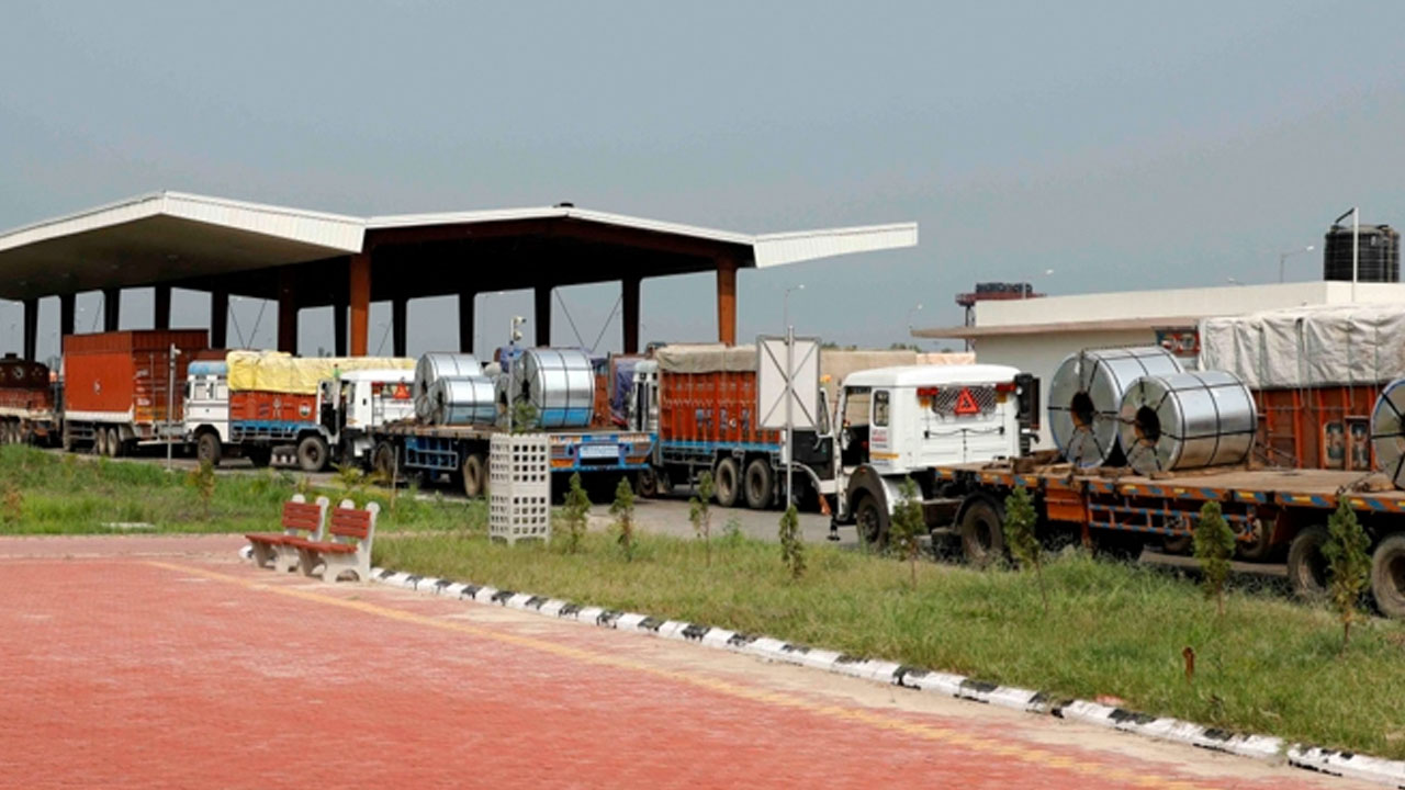 नौ महिनामा वीरगञ्ज भन्सार कार्यालयको राजस्व सङ्कलन एक खर्ब २४ अर्ब