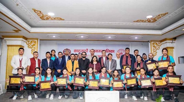 जनही एक लाख नगदसहित महिला भलिबल टोलीलाई महानगरको सम्मान