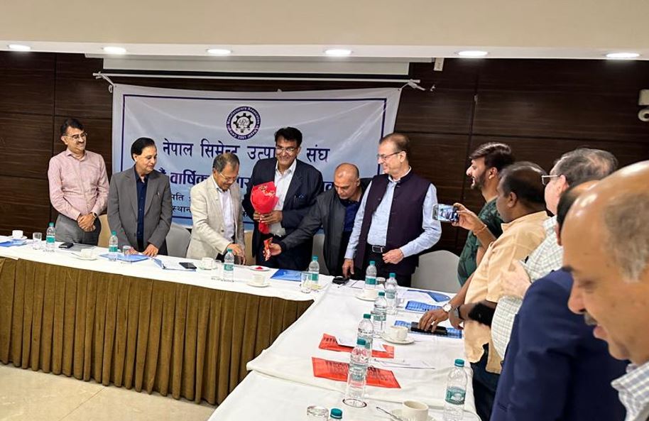सिमेन्ट उत्पादक संघको नेतृत्वमा शिवम् सिमेन्टका प्रबन्ध निर्देशक रघु नन्दन मारु