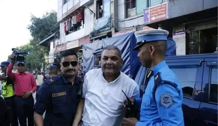 प्रहरीको हिरासतमा रहेका दुर्गा प्रसाई अस्पताल भर्ना