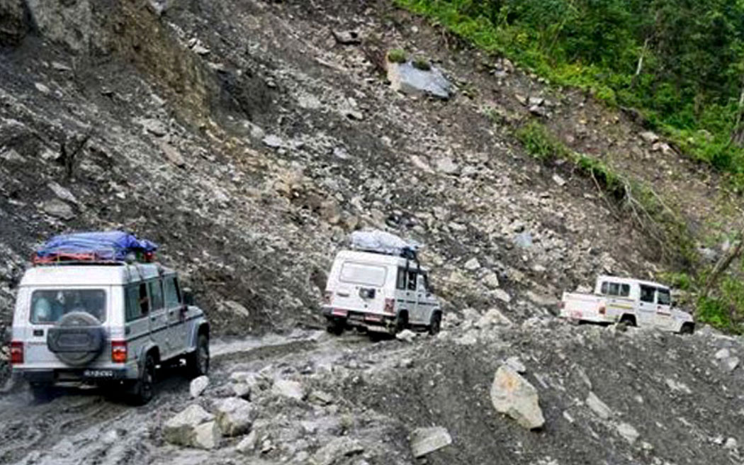 पाँच दिनदेखि अवरुद्ध कर्णाली राजमार्ग सञ्चालनमा