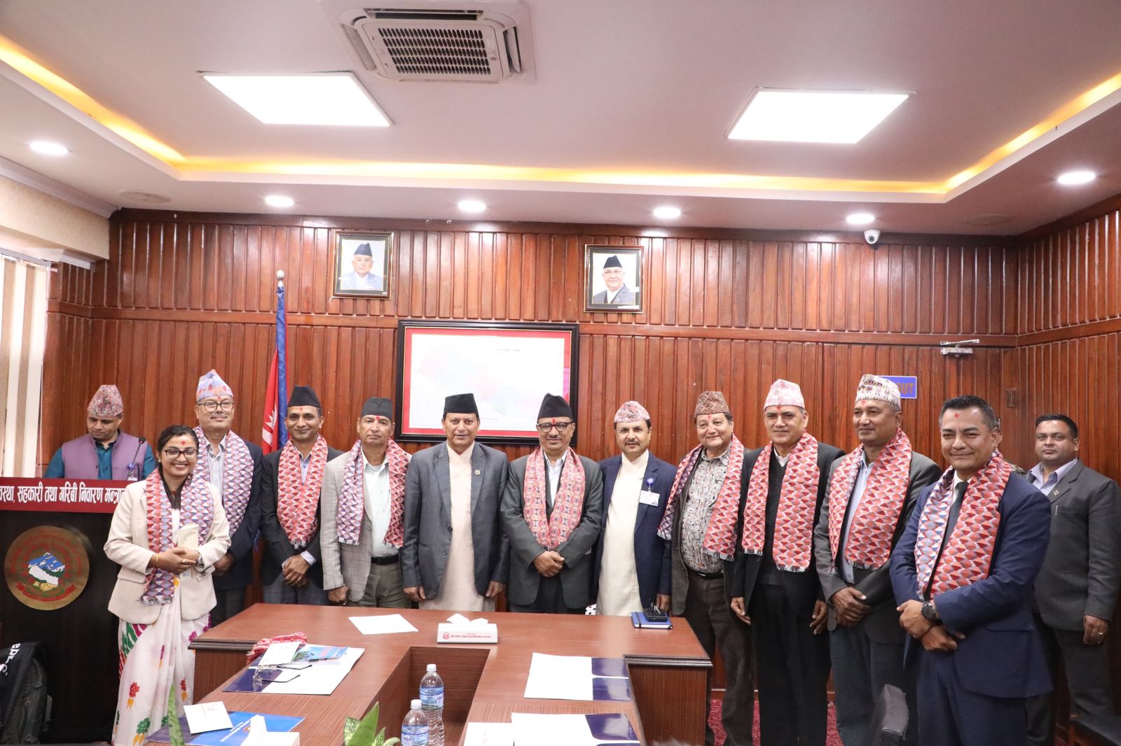 भूमि आयोगका पदाधिकारीले लिए सपथ, ६ महिनामा एक लाखलाई लालपुर्जा बाढ्ने