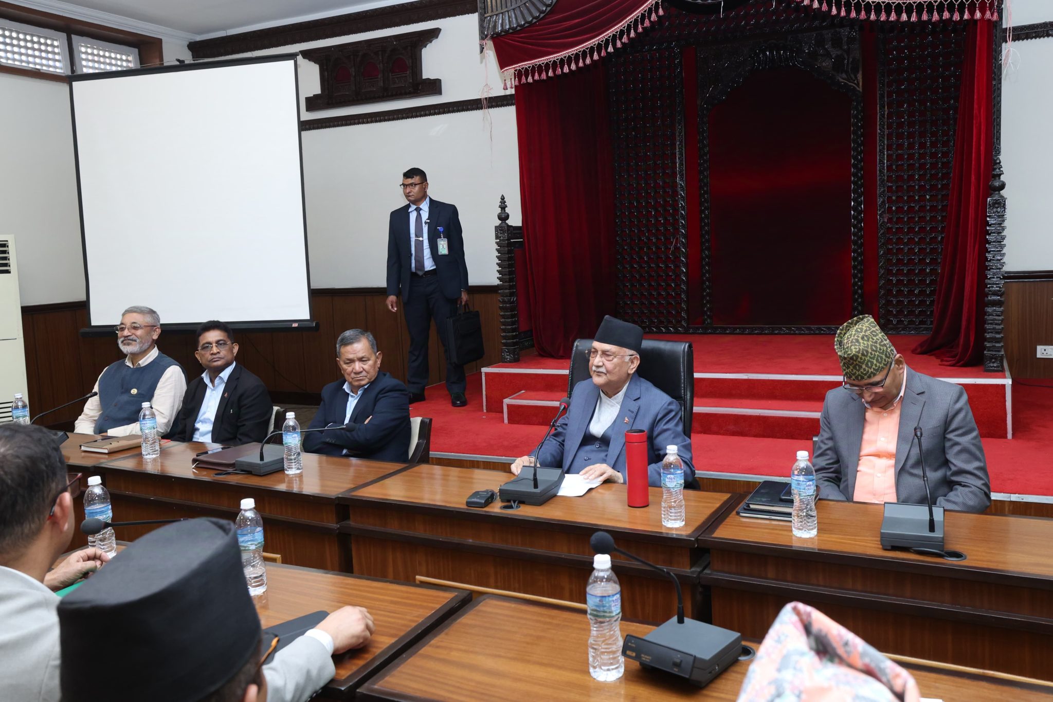 एमालेको केन्द्रीय कमिटी बैठक आजदेखि सुरु,महाधिवेशनको मिति र स्थान तोकिने
