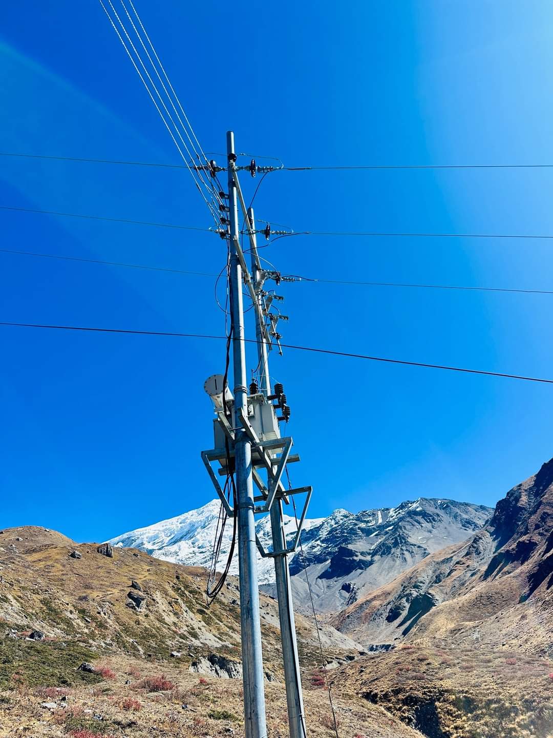 तिलिचो तालको आधार शिविरमा पुग्यो राष्ट्रिय ग्रिडको बिजुली