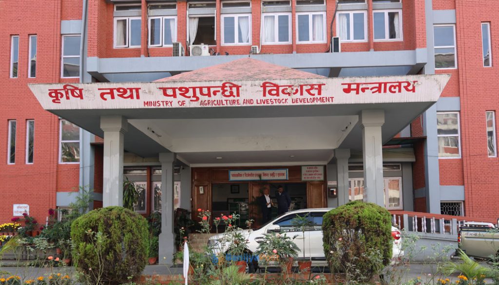साउनभित्र २ लाख १० हजार मेट्रिक टन रासायनिक मल आयात हुँदै