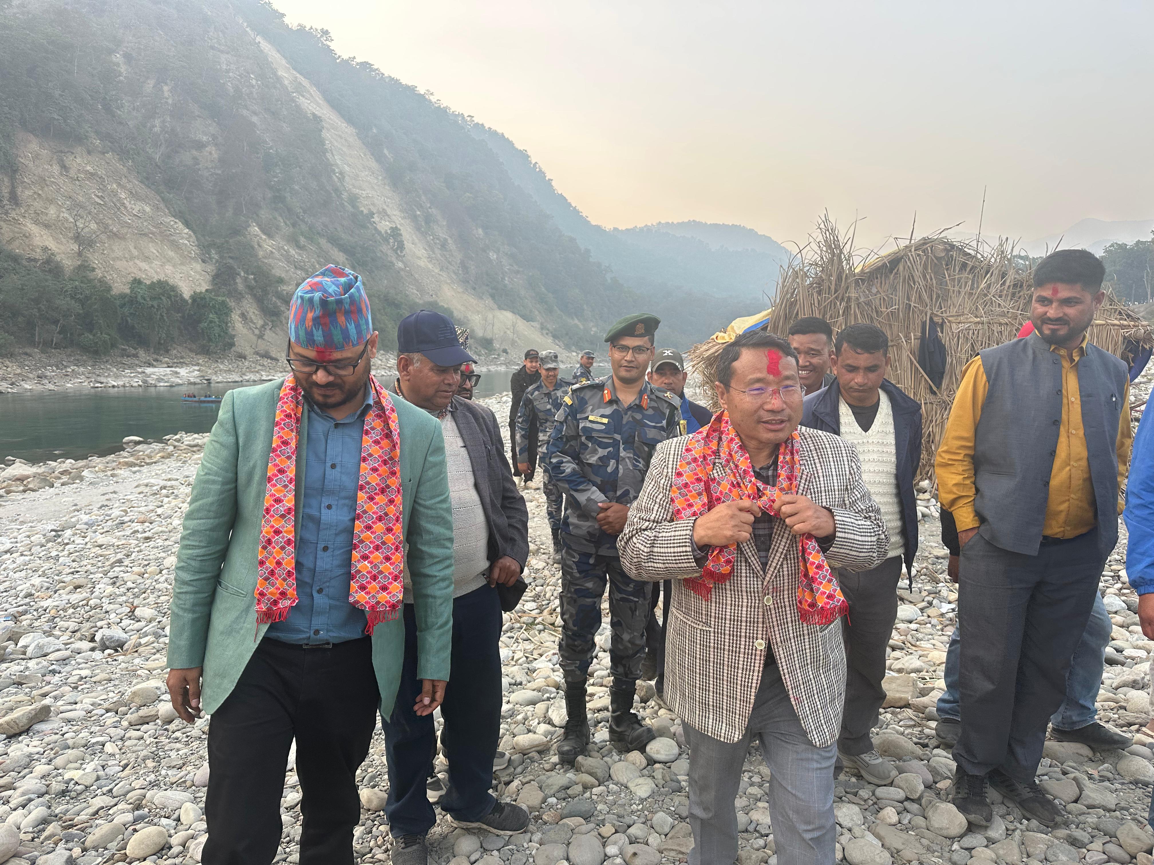 राजश्व चुहावट रोक्न सशस्त्र प्रहरीले प्रशंसनीय काम गरेको छः वर्षमान पुन