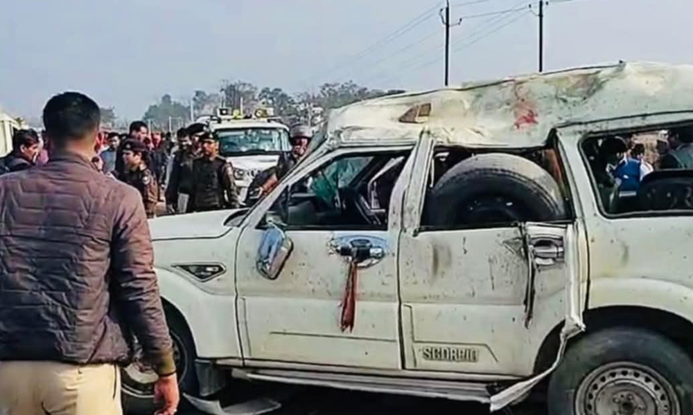 बस र पिकअप भ्यान एक आपसमा ठोक्किँदा एक जनाको मृत्यु