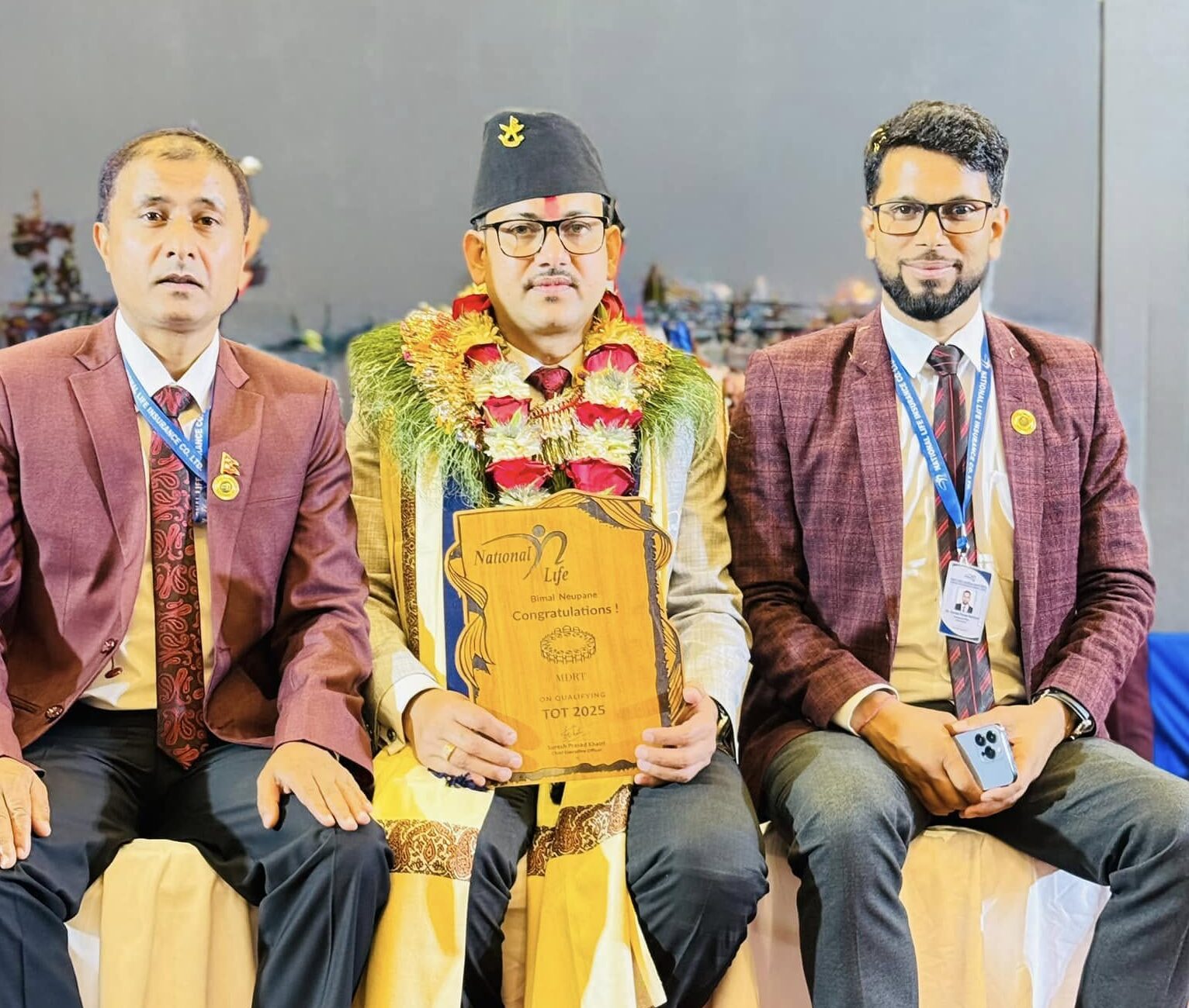 नेशनल लाइफका टीओटी प्राप्त गर्न सफल बिमल न्यौपानेलाई कम्पनीद्वारा भव्य स्वागत