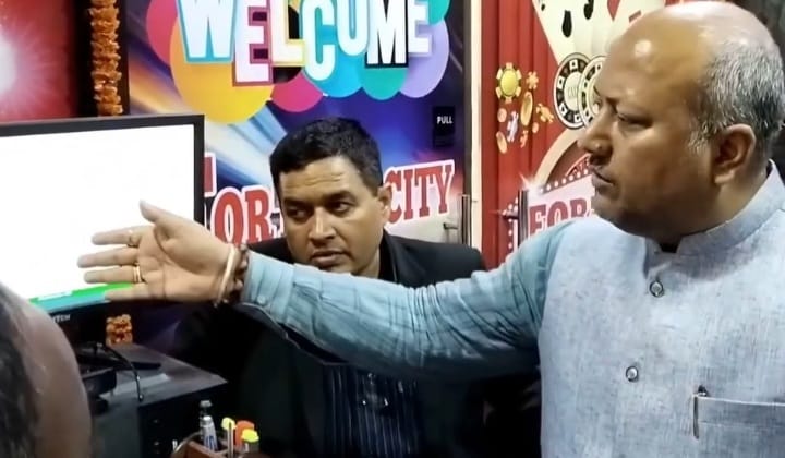 एक नेपालीले क्यासिनोमा ४० लाख गुमाएको खबर पाएपछि वीरगन्जका दुई क्यासिनोमा मुख्यमन्त्रीको छड्के अनुगमन