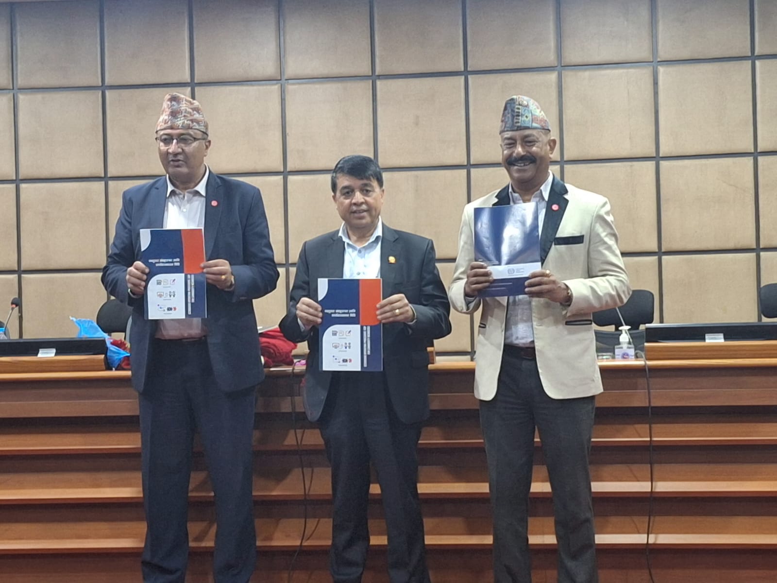 सकारात्मक दृष्टिकोणबाट हेर्दा स्वदेशमा थुप्रै सम्भावनाहरु छन् : अध्यक्ष ढकाल