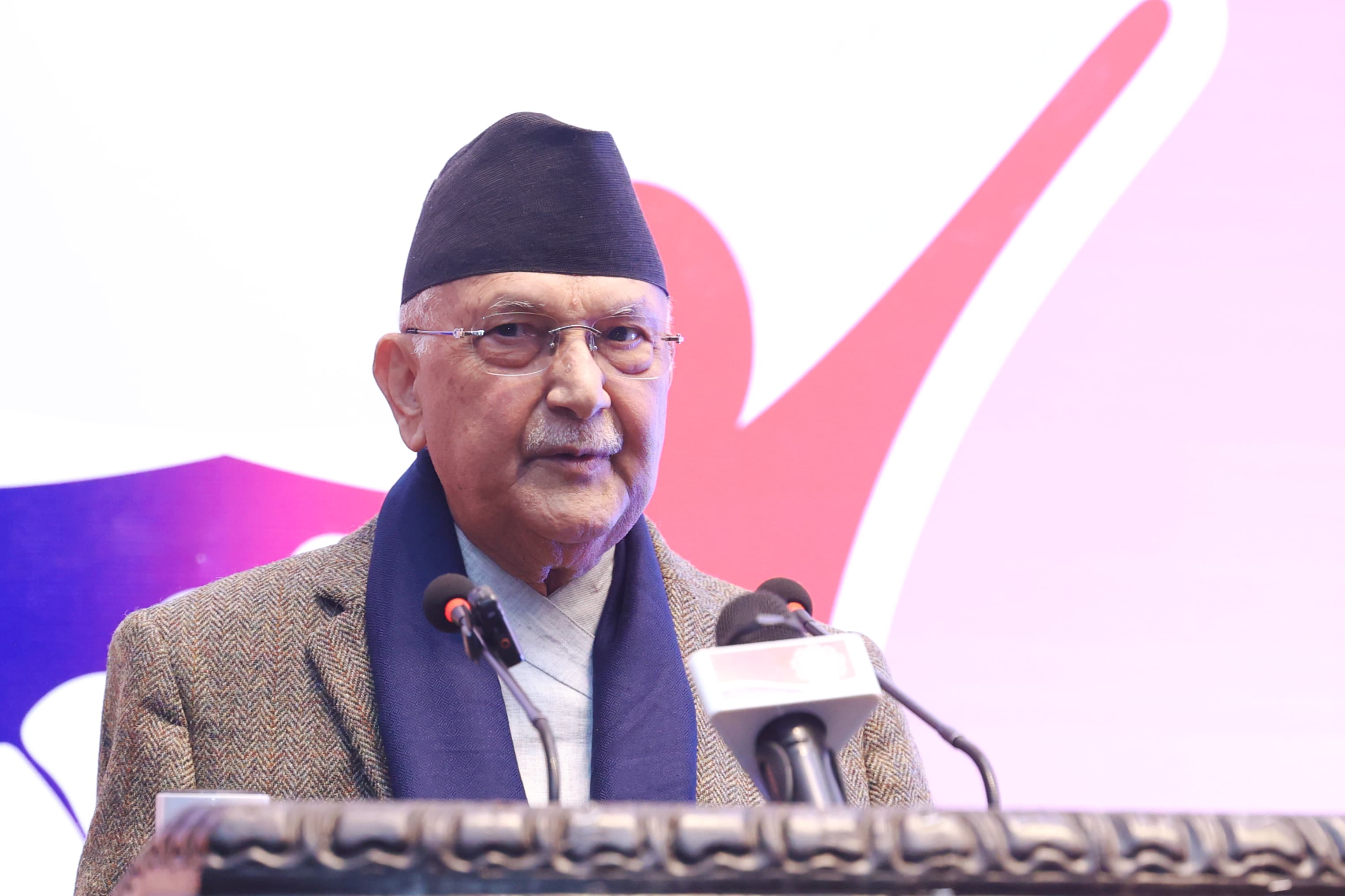 कीटनाशक औषधिले देशभरको माटो बिरामी भयो,अनुसन्धानमा लाग्नुस् : प्रधानमन्त्री