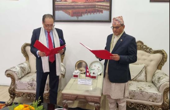 नेपाल इन्भेष्टमेण्ट मेगा बैंकको अध्यक्षमा पृथ्वी बहादुर पाँडे, गभर्नरसँग लिए सपथ