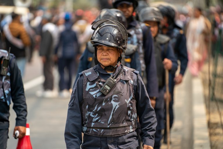 युवकले आत्महादको प्रयास गरेपछि राहदानी विभाग अगाडि प्रहरी तैनाथ