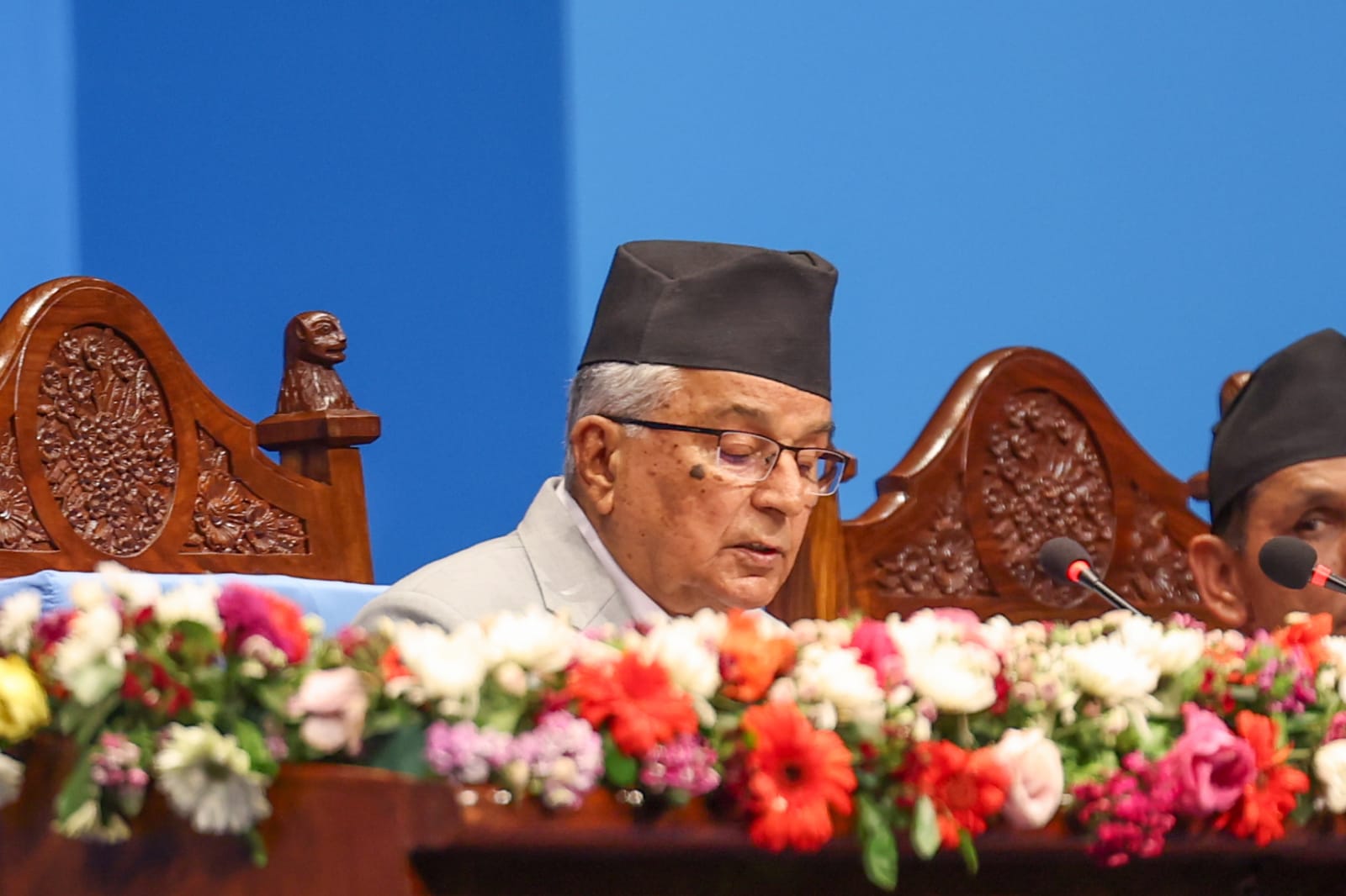 थाइल्यान्डको औपचारिक भ्रमणबाट फर्किए प्रधानमन्त्री ओली